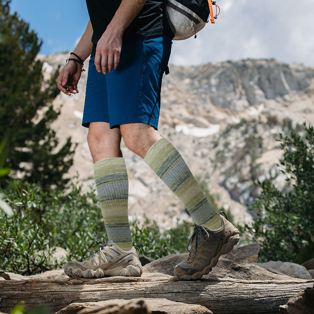 Different Touch men’s winter adventure socks – knee-high warm wool blend