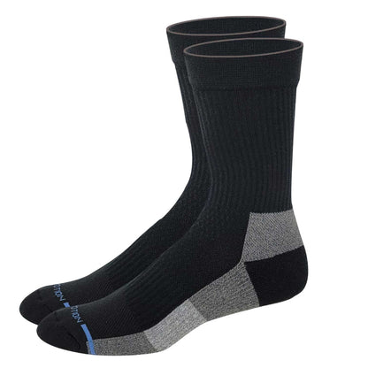 Half-cushion compression crew socks for men with smooth toe seam and reinforced heel