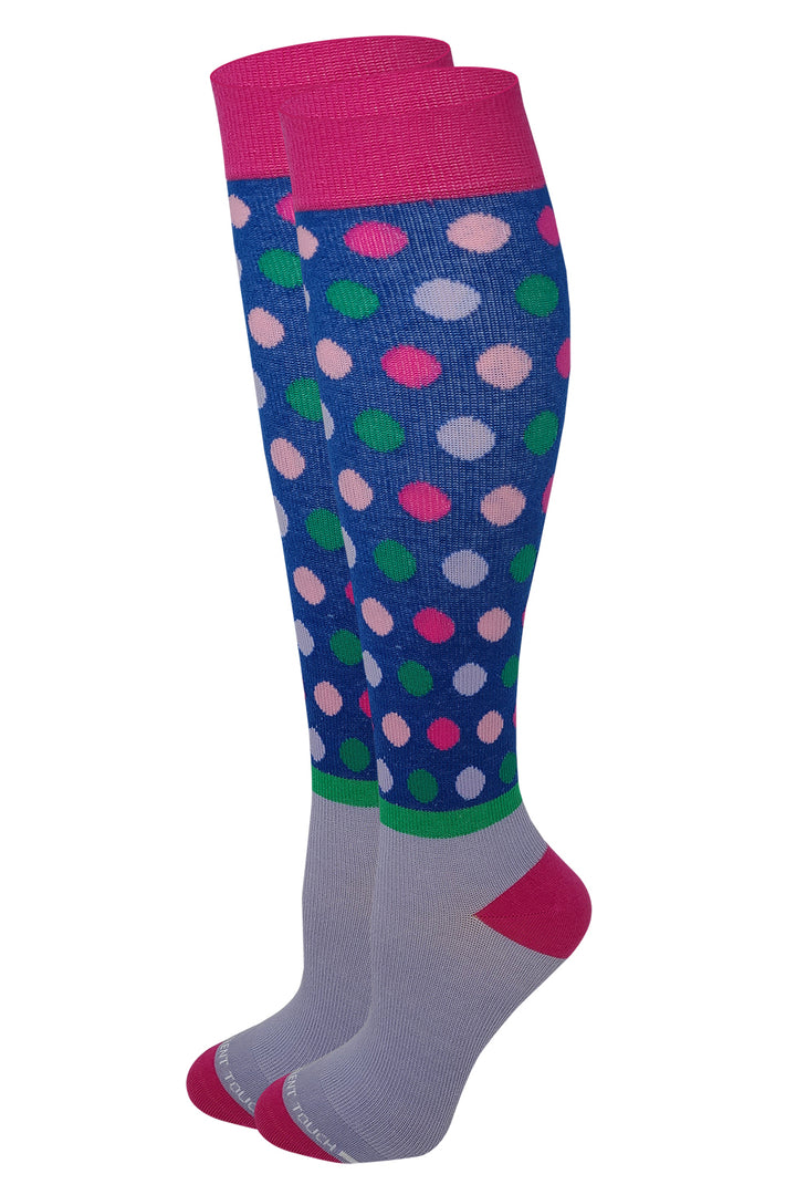 https://differenttouch.com/cdn/shop/products/CopressionSocks-123_8.jpg?v=1660629600&width=720